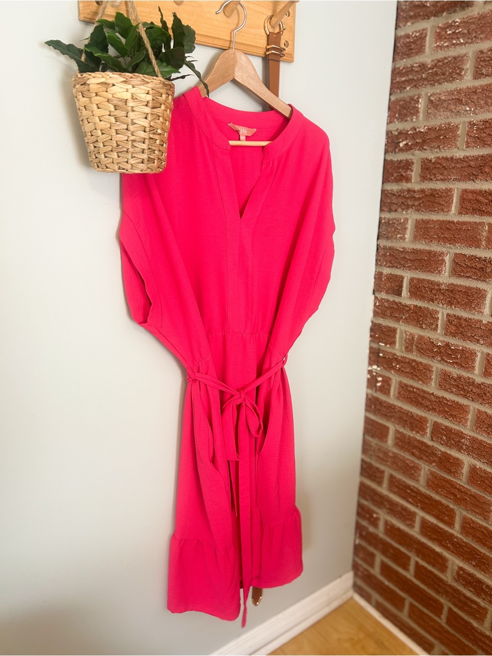Women’s Bright Pink Tie-Waist V-Neck Dress